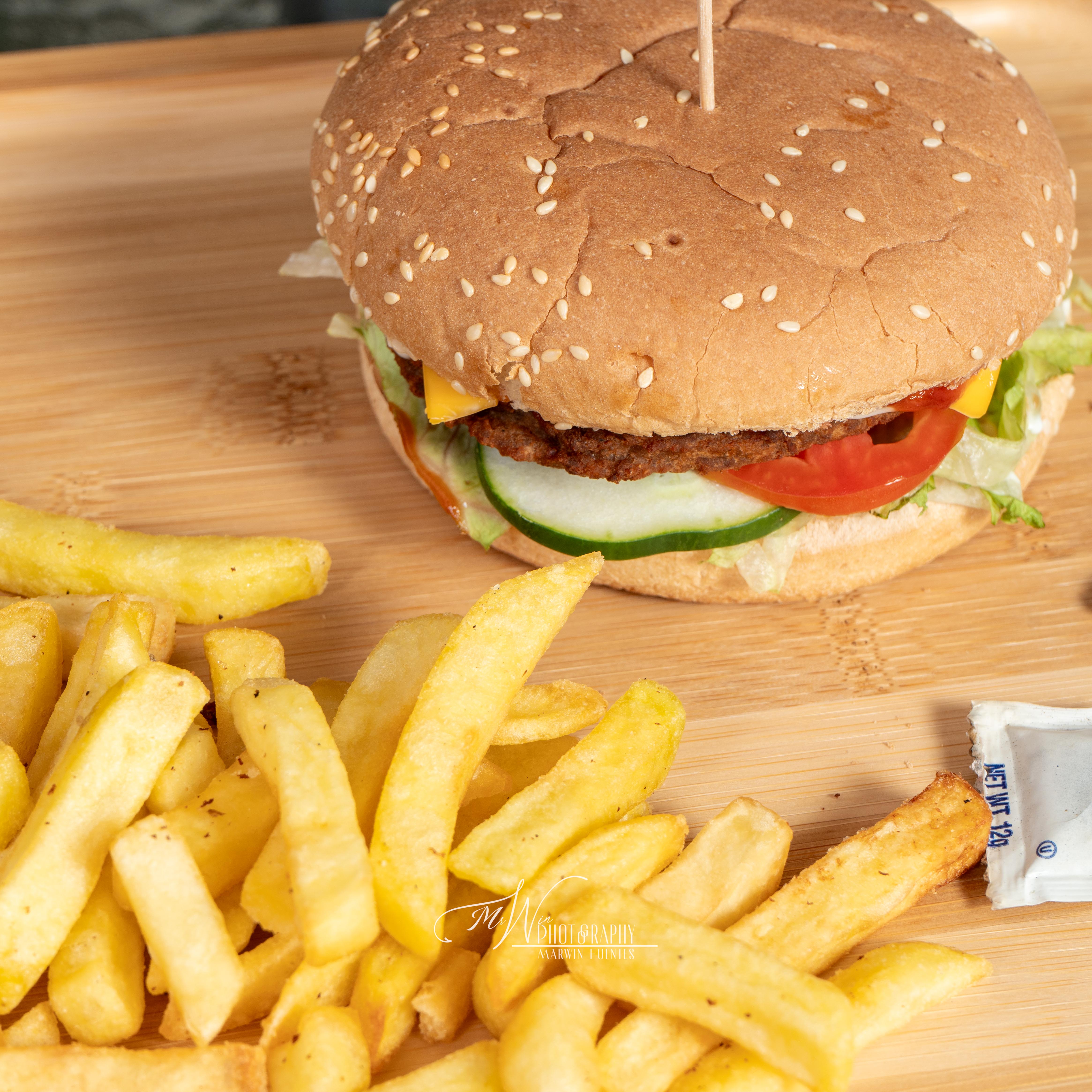 Hamburguesa americana con papas